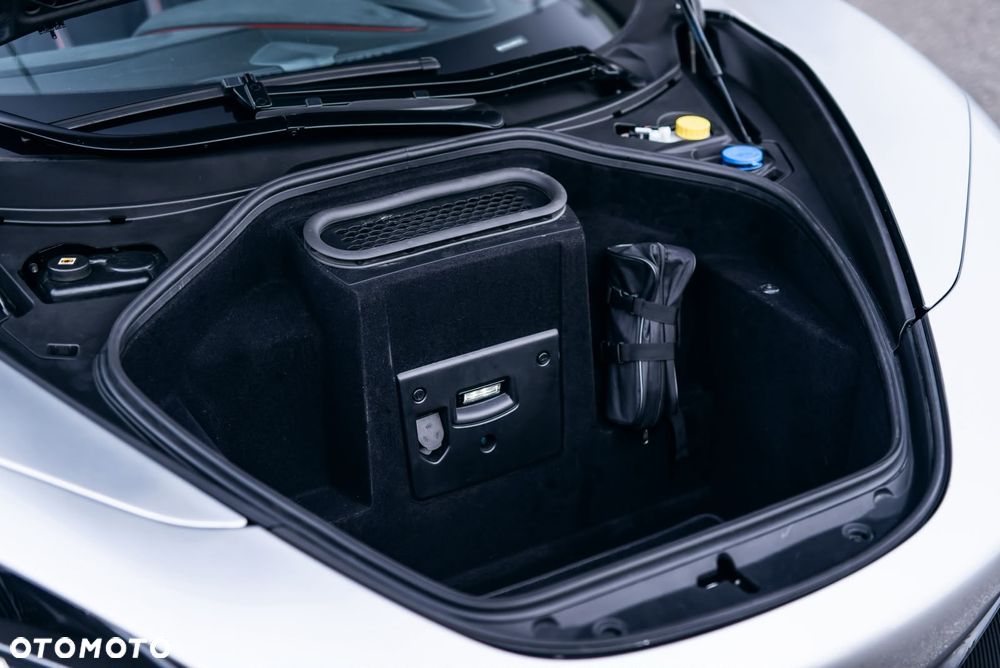 McLaren 720S Spider - 32