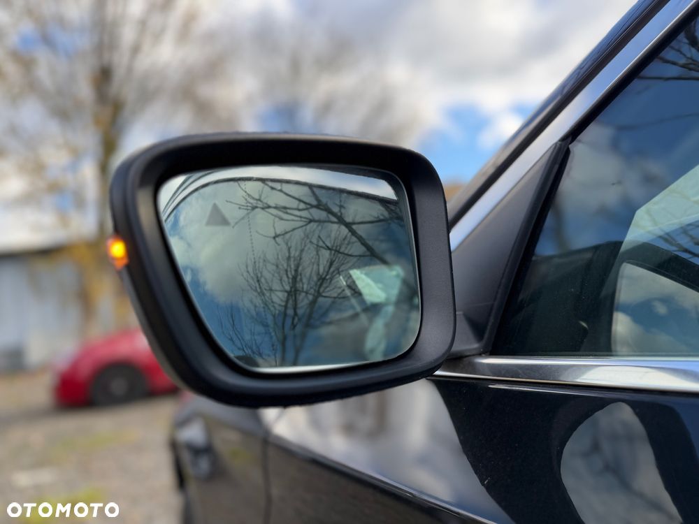 BMW Seria 5 520d xDrive Touring - 11