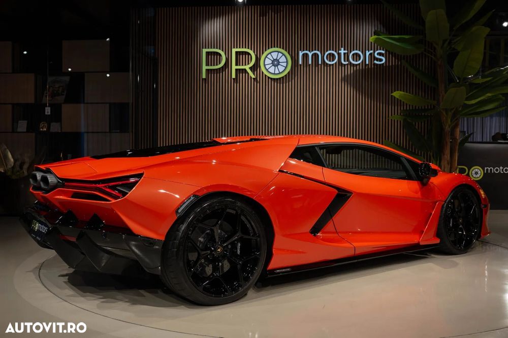 Lamborghini Revuelto - 17