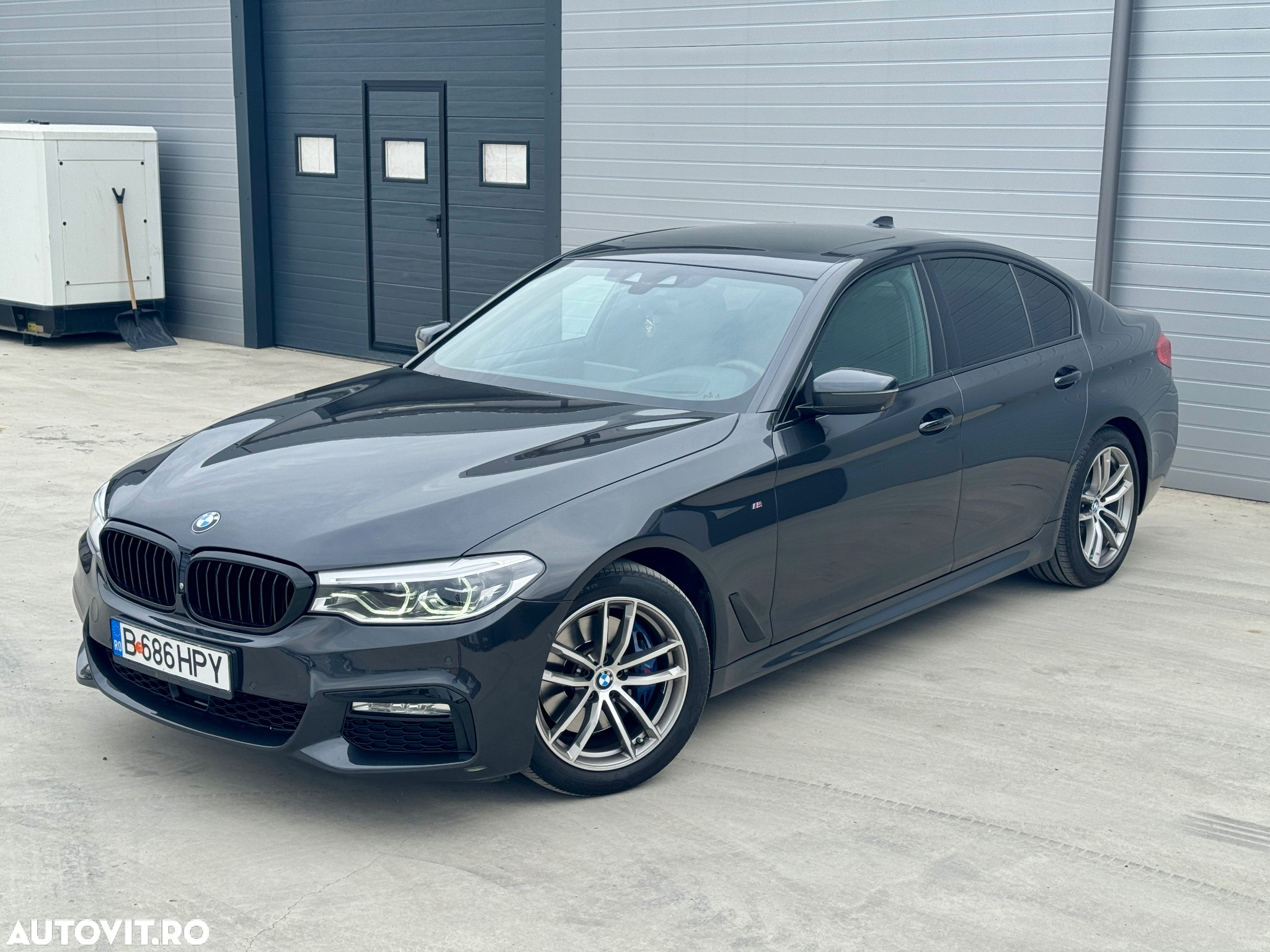 BMW Seria 5 530d xDrive AT - 3