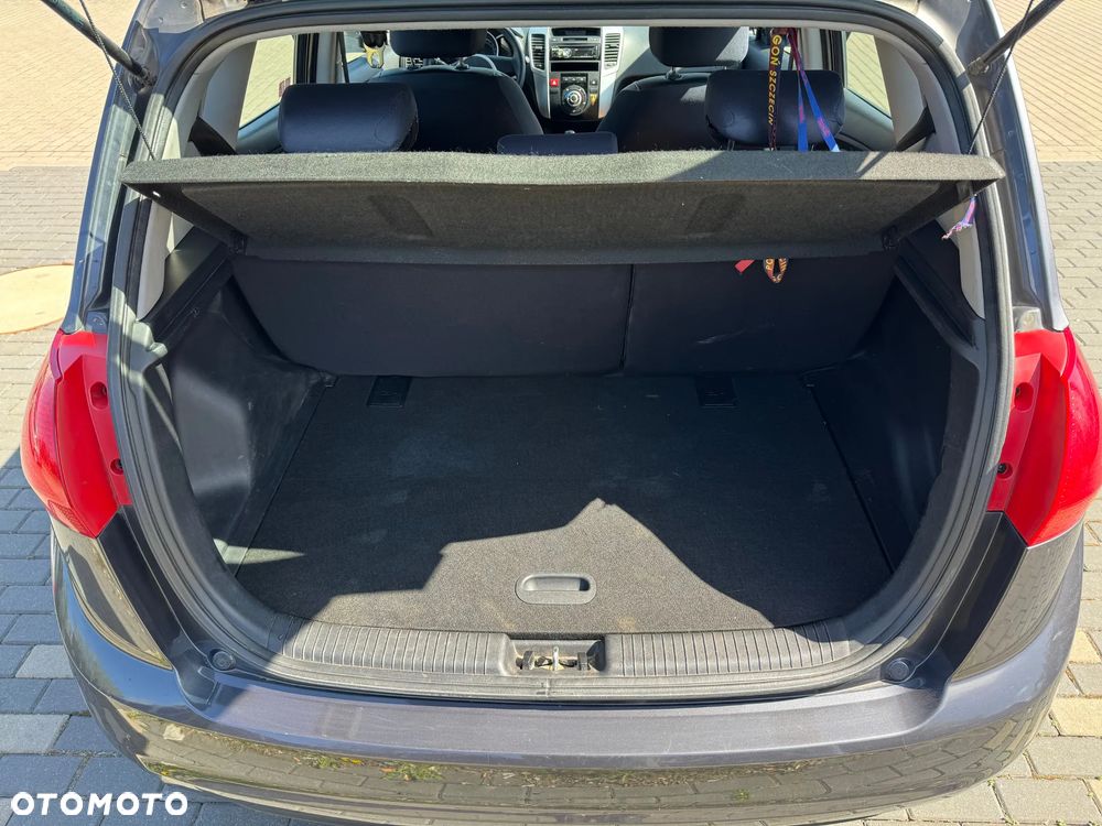 Kia Venga - 28