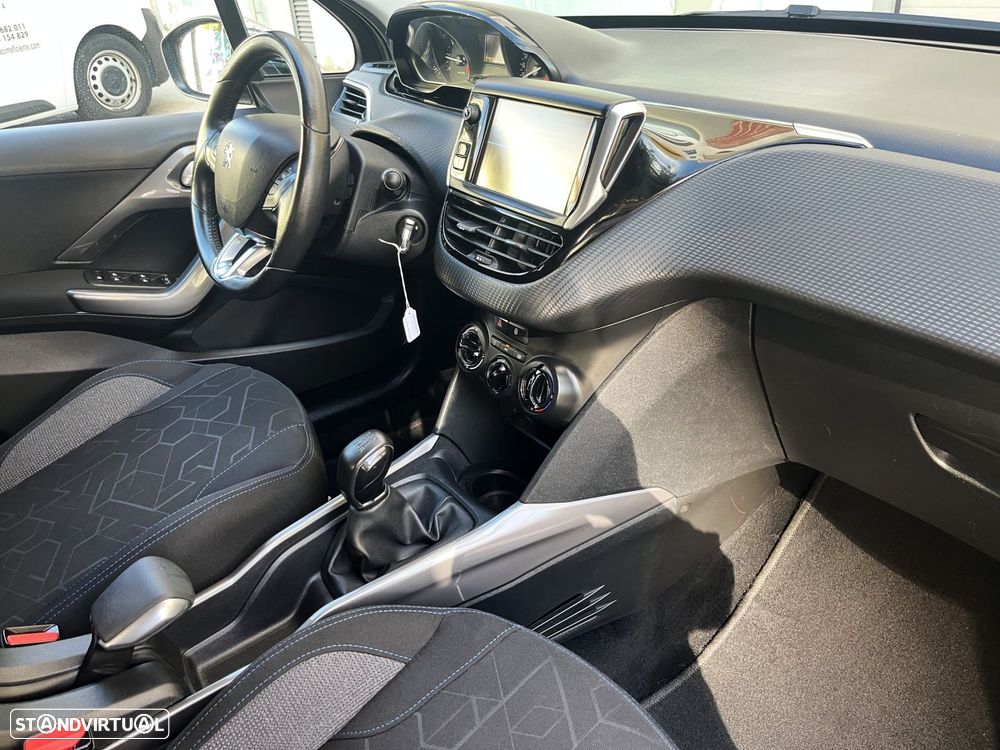 Peugeot 2008 1.2 PureTech Style - 14