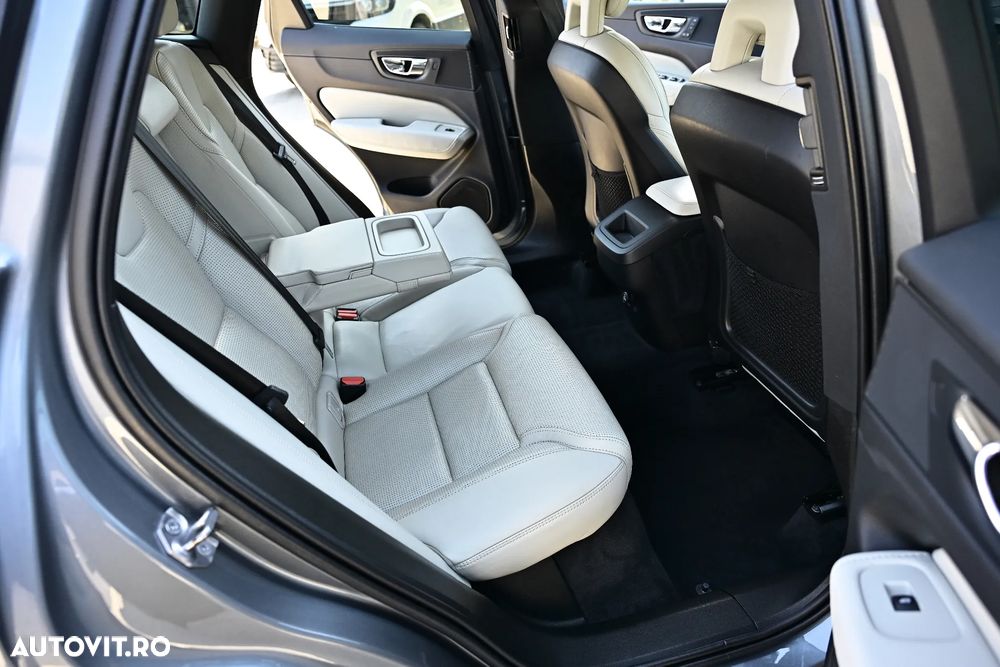 Volvo XC 60 D5 AWD Geartronic Inscription - 33