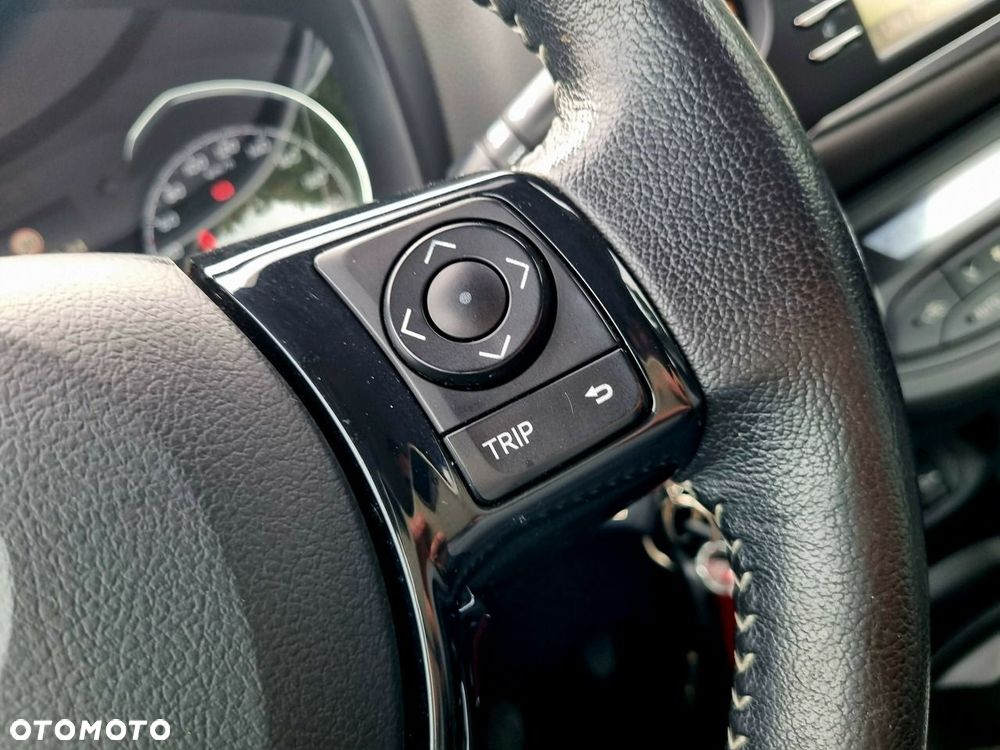 Toyota Yaris Hybrid 100 Active EU6 - 17