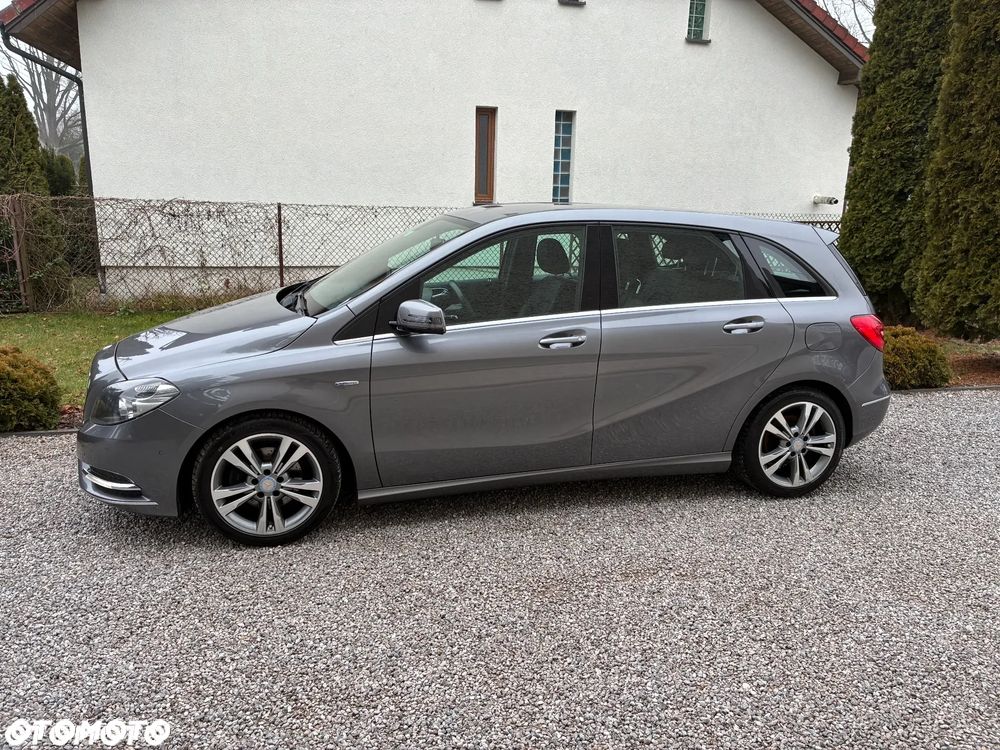 Mercedes-Benz Klasa B 180 BlueEFFICIENCY Edition - 2