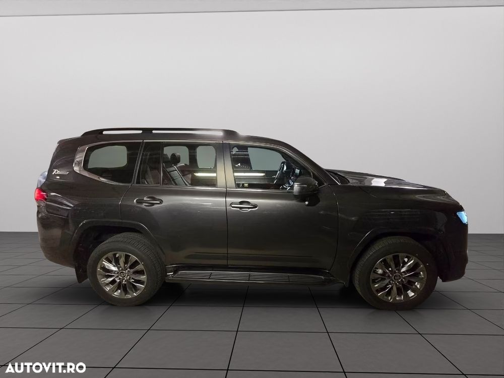 Toyota Land Cruiser 300 - 6