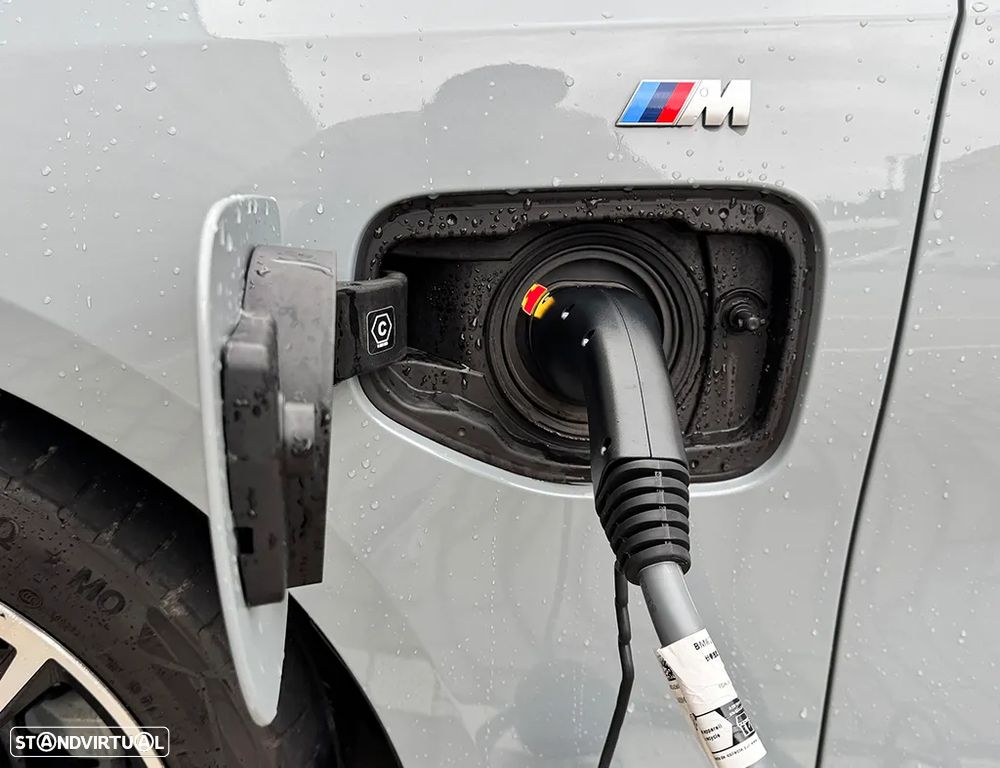 BMW 530 e Pack Desportivo M - 18