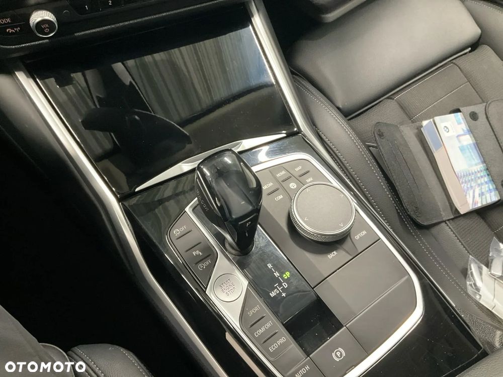 BMW Seria 3 320d Sport Line Shadow sport - 30