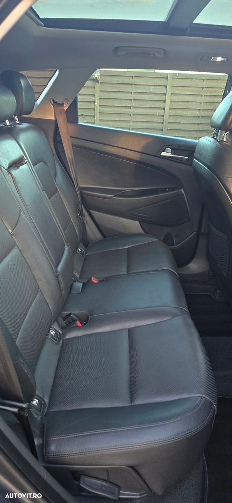 Hyundai Tucson 2.0 CRDI 4WD 6AT Luxury Pack+ - 25