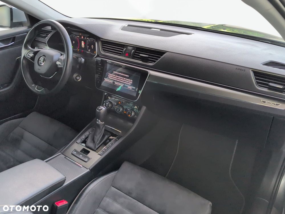 Skoda Superb 2.0 TDI SCR 4x4 Scout DSG - 32