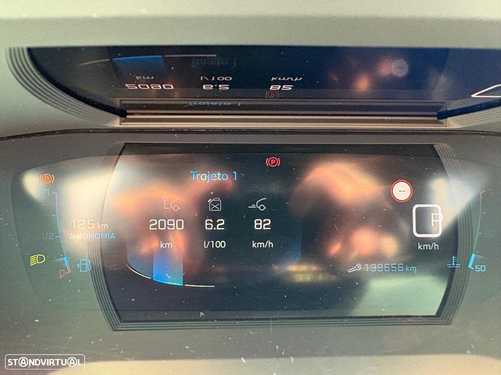 Peugeot 2008 BlueHDi 130 EAT8 GT - 11