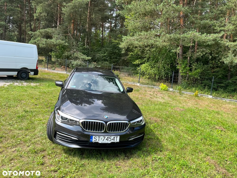 BMW Seria 5 530i Touring - 9