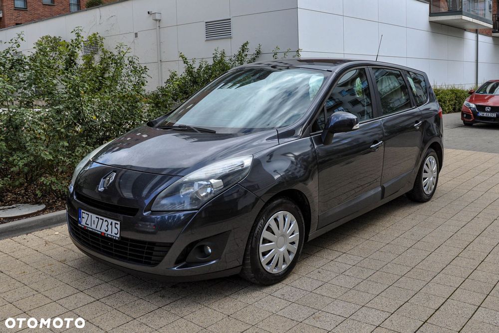 Renault Scenic - 1