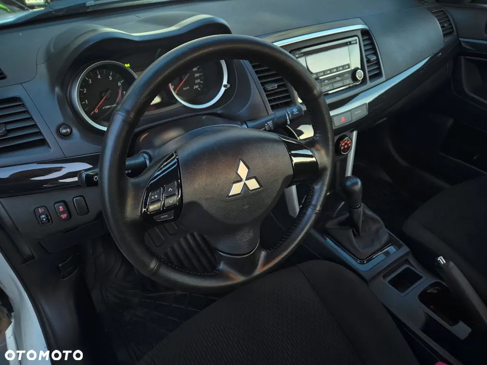 Mitsubishi Lancer - 25