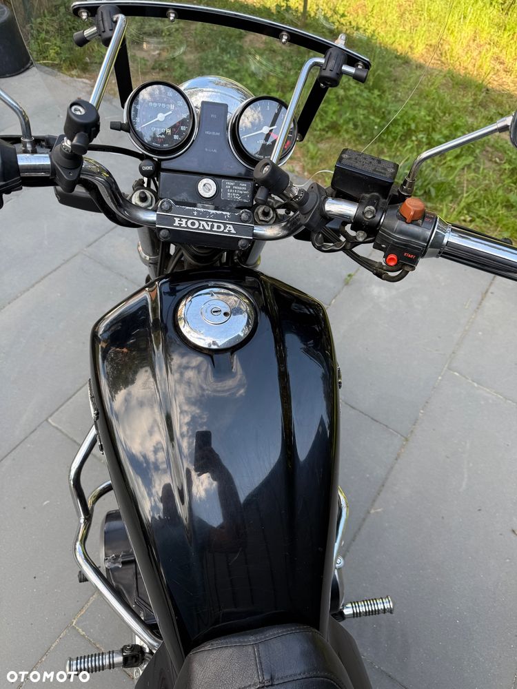 Honda Nighthawk - 11