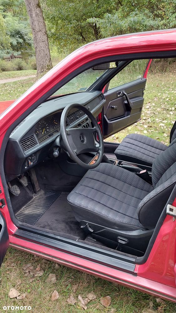 Mercedes-Benz W201 (190) - 15