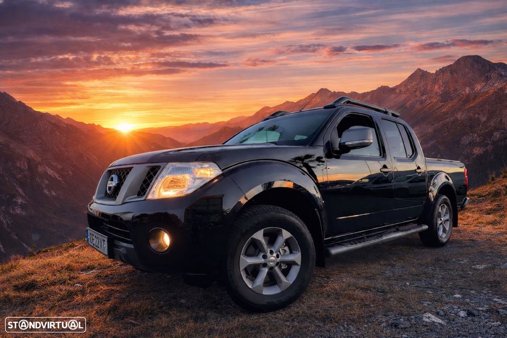 Nissan Navara 2.5 dCi CD LE Hi-Tech +P.Premium AT 4WD - 1