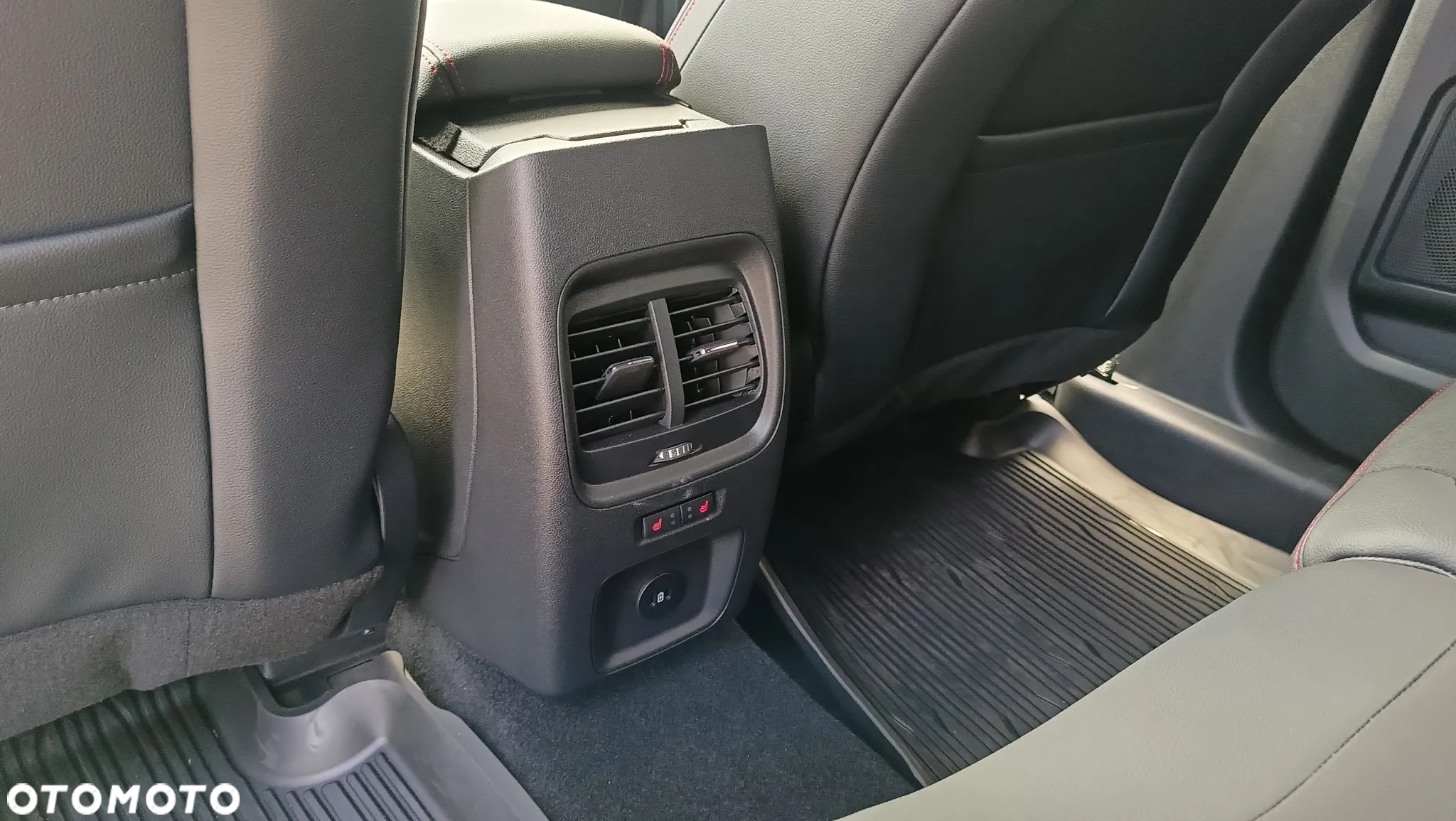 Ford Kuga - 11