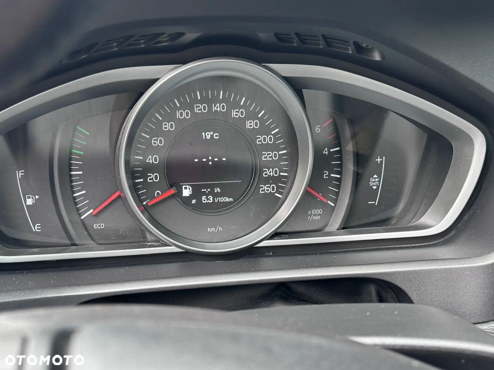 Volvo V40 D2 Kinetic - 24