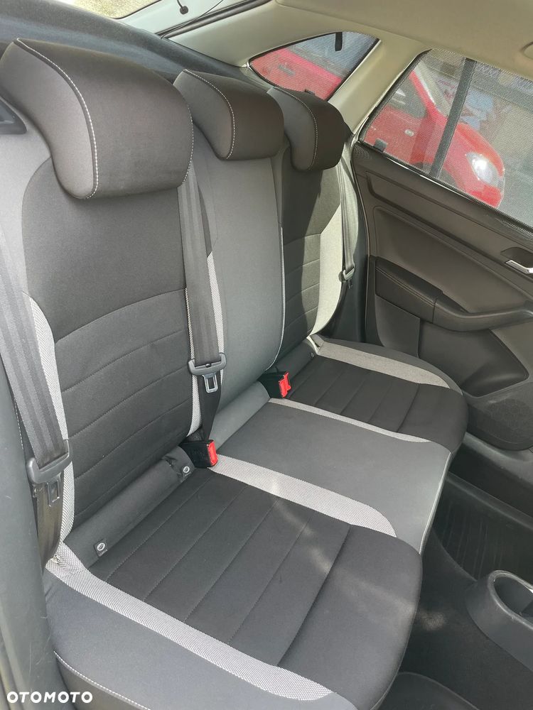 Skoda RAPID 1.2 TSI Ambition - 10