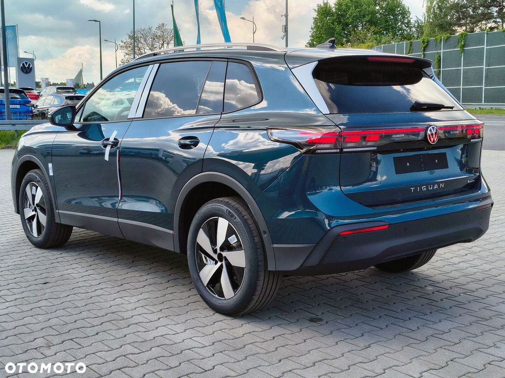 Volkswagen Tiguan - 8