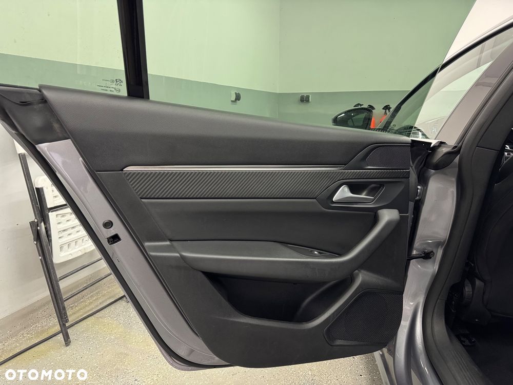 Peugeot 508 BlueHDi 130 EAT8 Allure Pack - 25