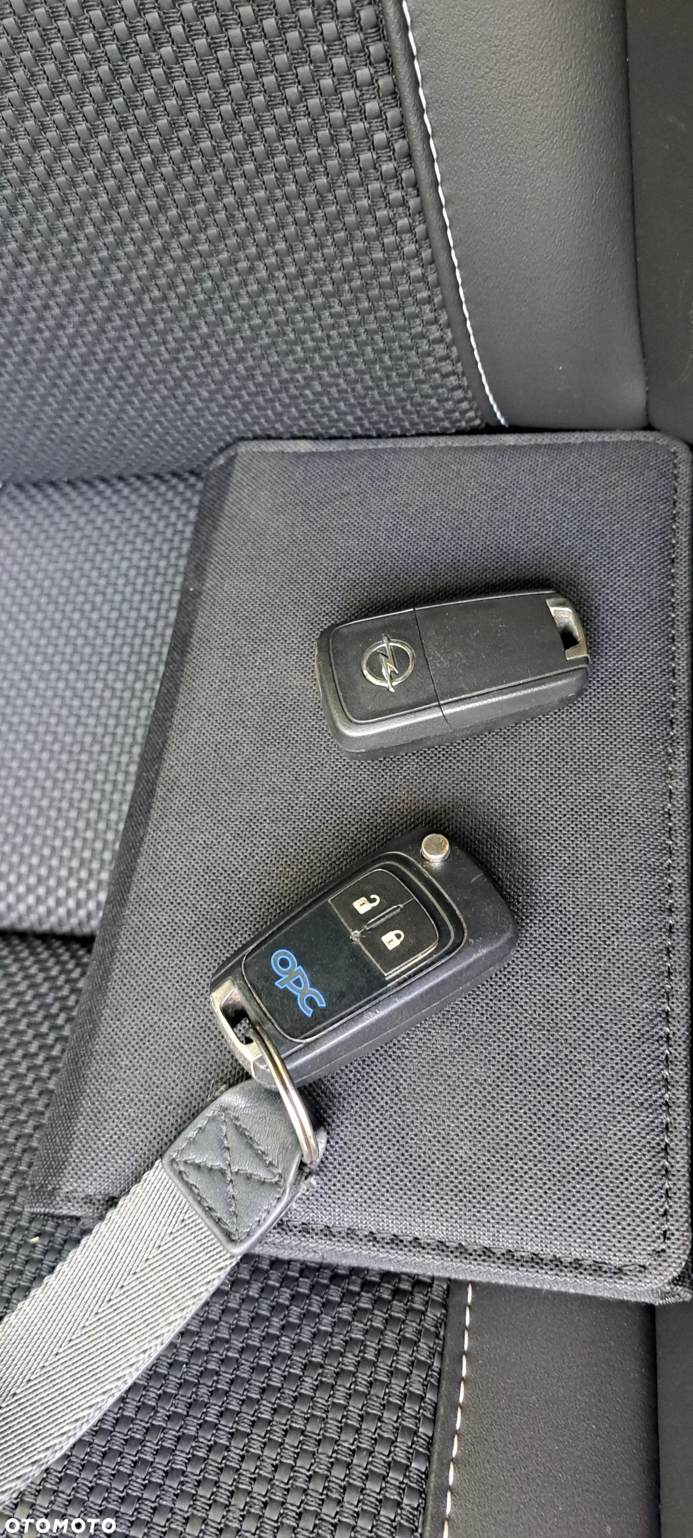 Opel Astra OPC Start/Stop - 16