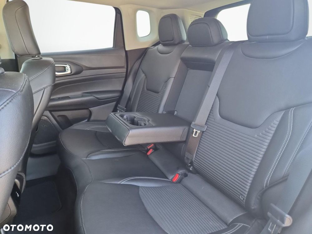 Jeep Compass - 27