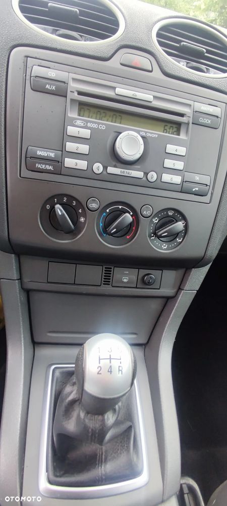 Ford Focus 1.6 Sport - 27
