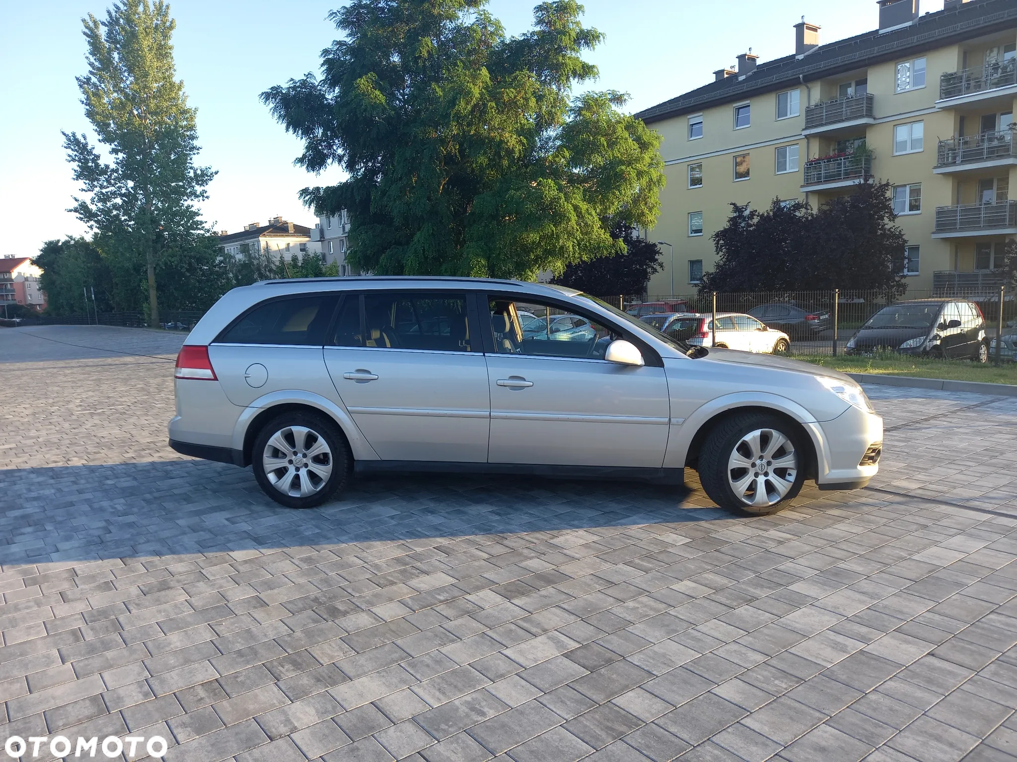 Opel Vectra 1.9 CDTI Cosmo - 4