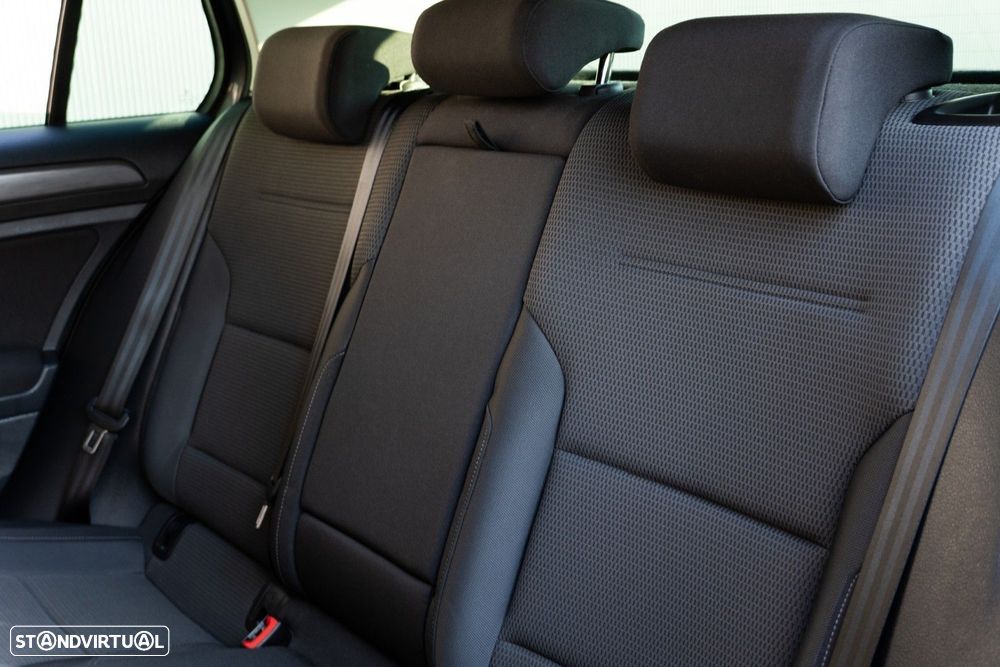 VW e-Golf AC/DC - 26