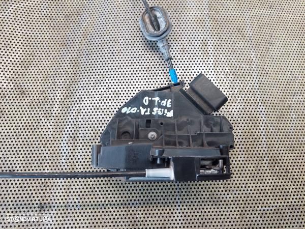 Fecho Porta Frente Dto Ford Fiesta Vi Van - 2