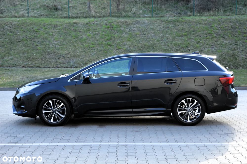 Toyota Avensis 2.0 Prestige MS - 25