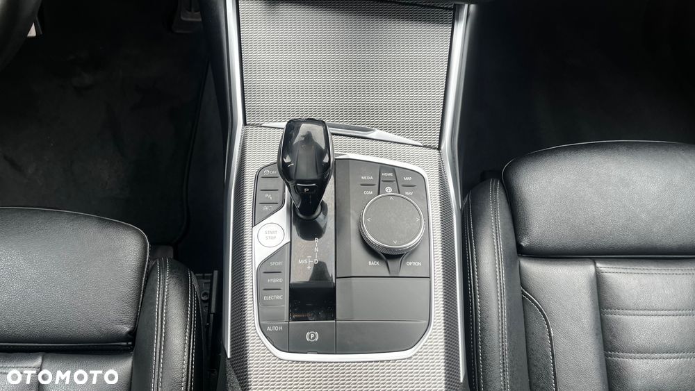 BMW Seria 3 330e PHEV sport - 20