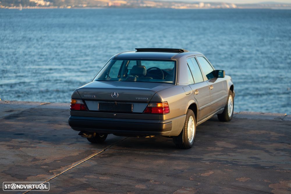 Mercedes-Benz W124 (1984-1997) 300 D Turbo - 58