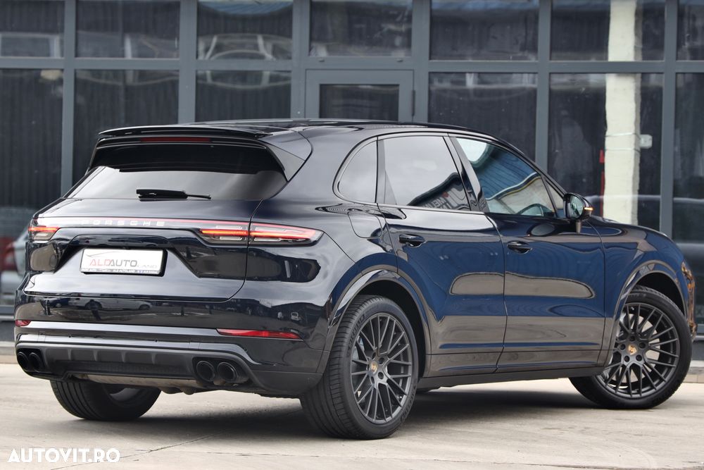 Porsche Cayenne Turbo - 2