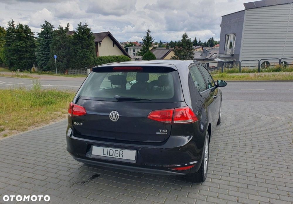 Volkswagen Golf - 6