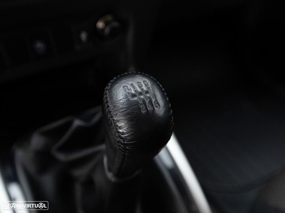 Mitsubishi L200 - 16