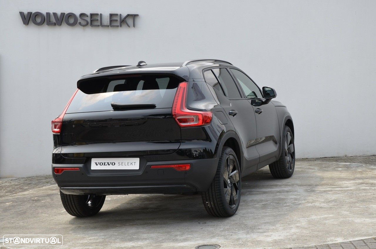 Volvo XC 40 2.0 B3 Black Edition - 19