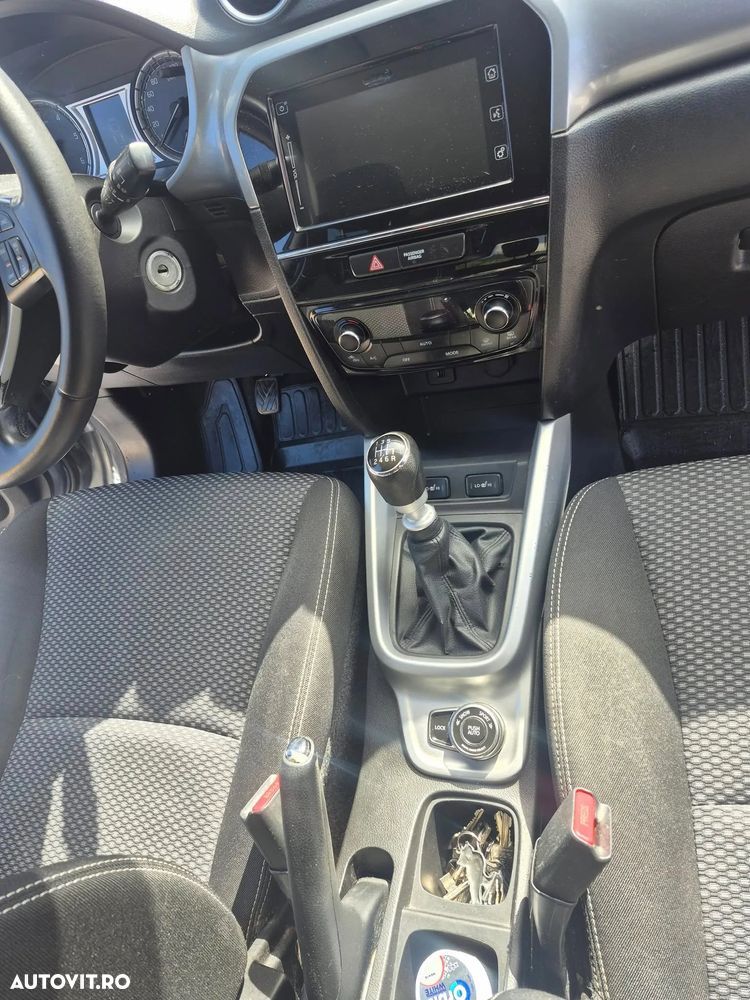 Suzuki Vitara - 10