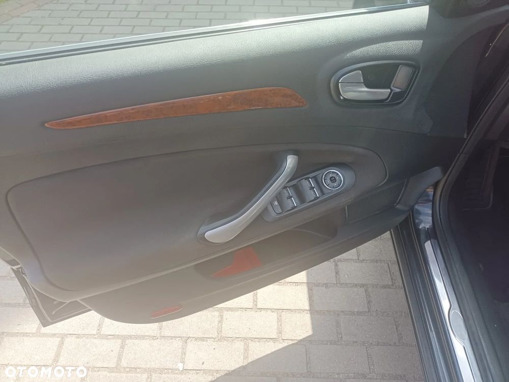 Ford Mondeo 2.0 Ghia X100 / X - 9