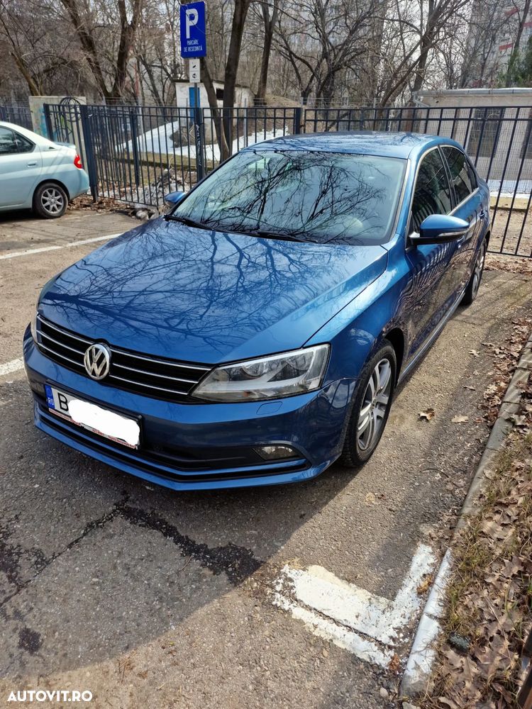 Volkswagen Jetta - 2