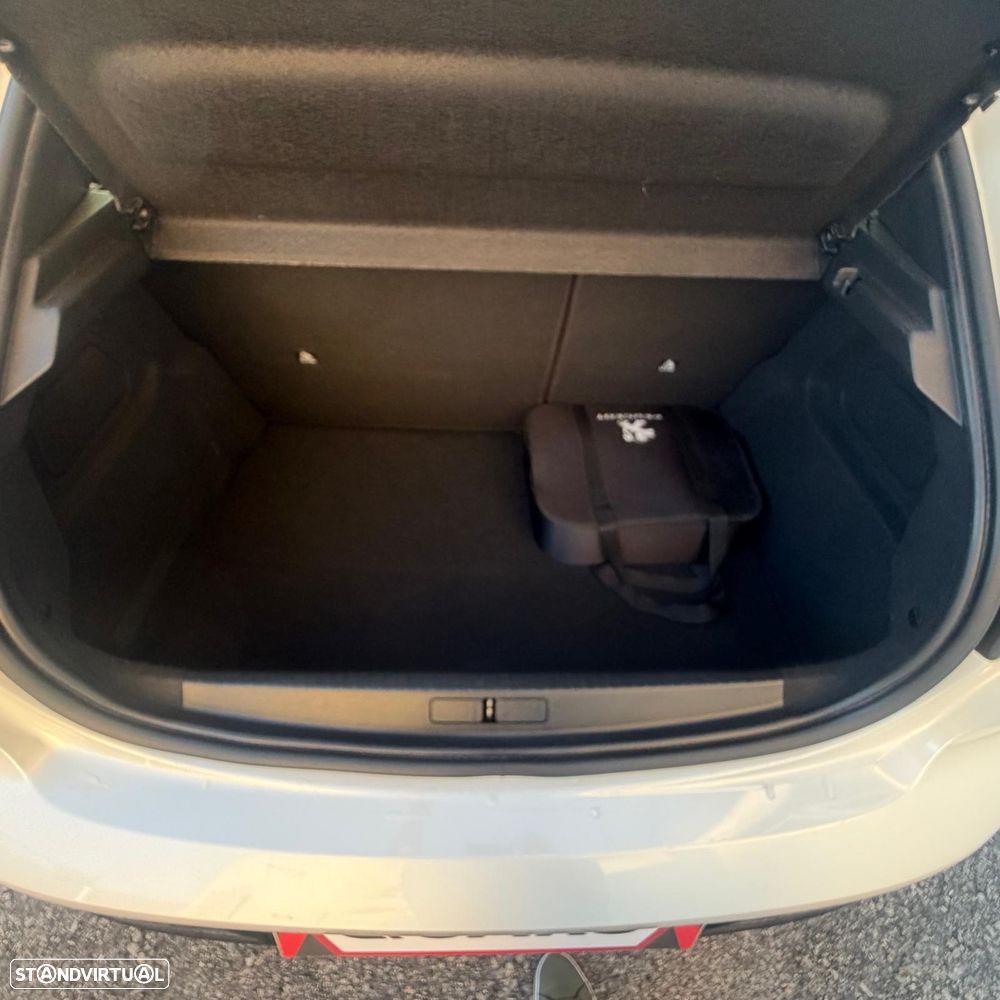 Peugeot e-208 Allure+ - 36