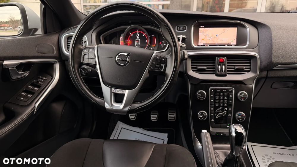 Volvo V40 D3 Linje You - 14