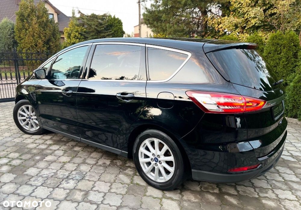 Ford S-Max - 11
