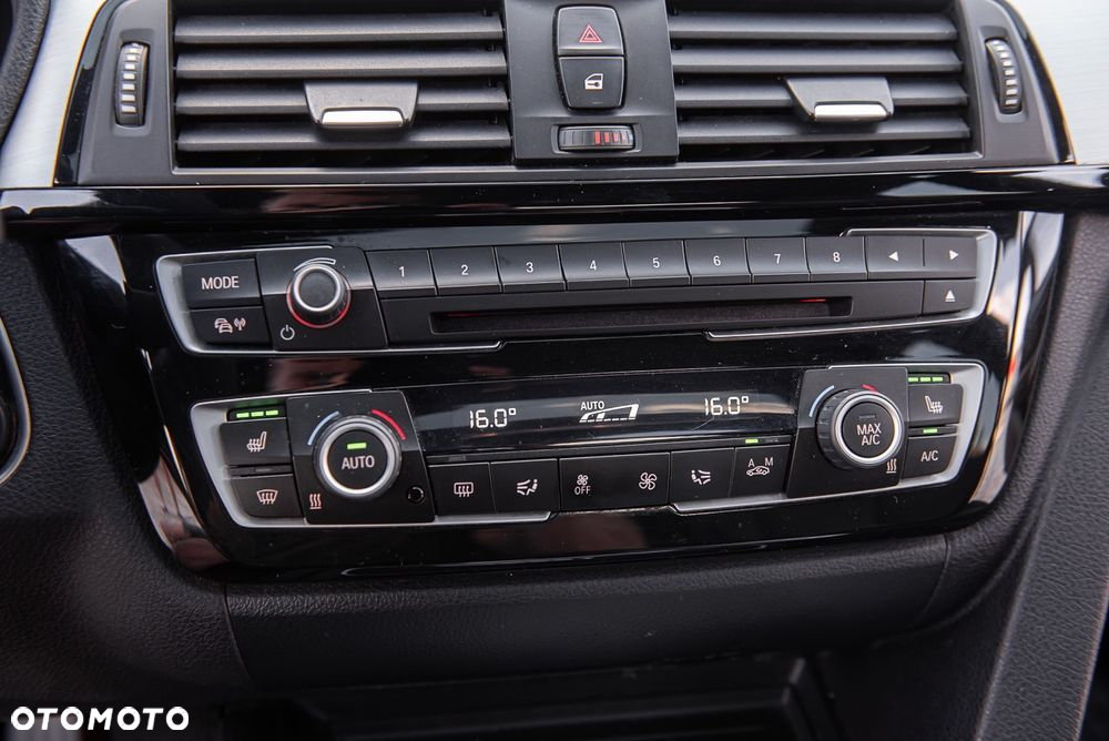 BMW Seria 3 330e iPerformance Advantage - 24