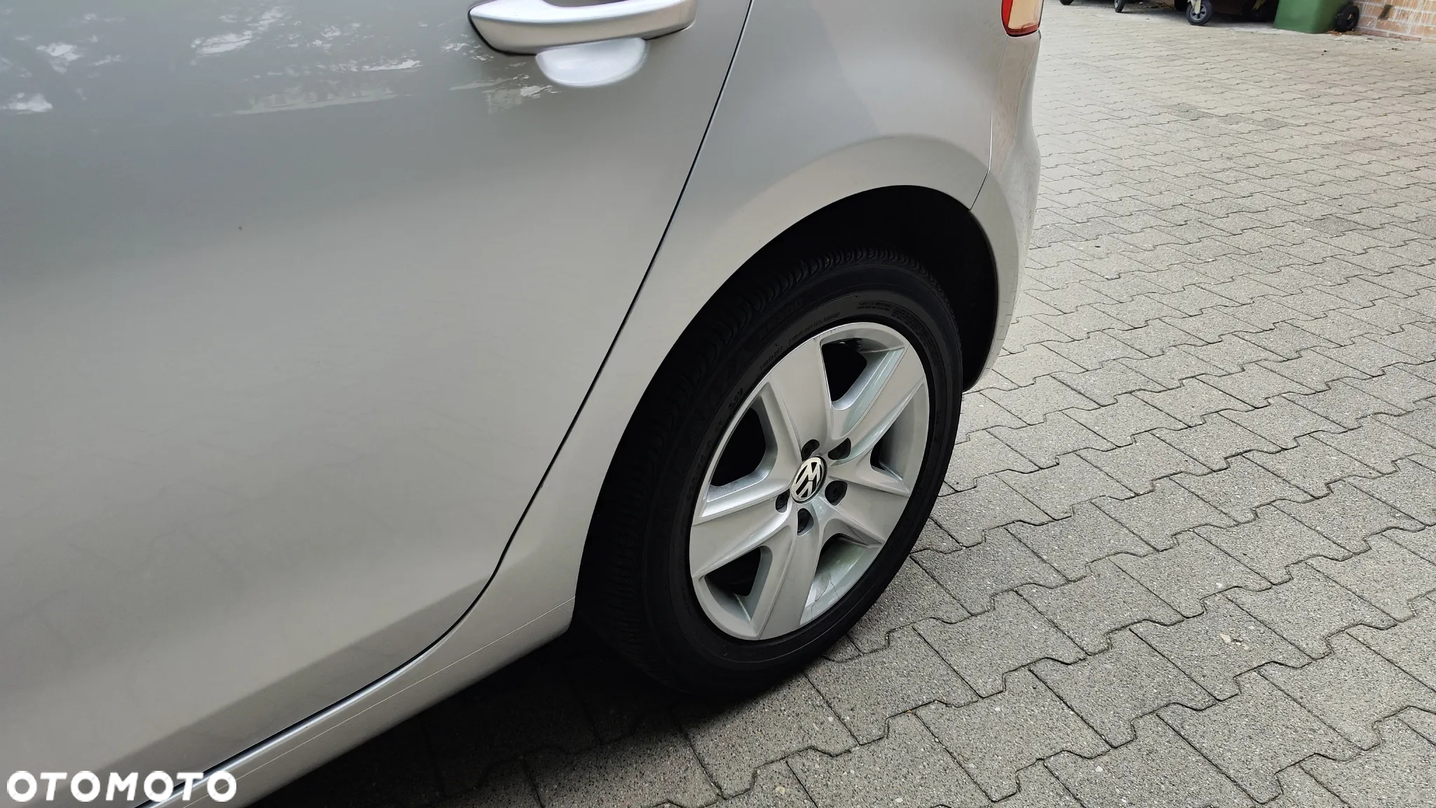 Volkswagen Golf VI 1.6 Comfortline - 17