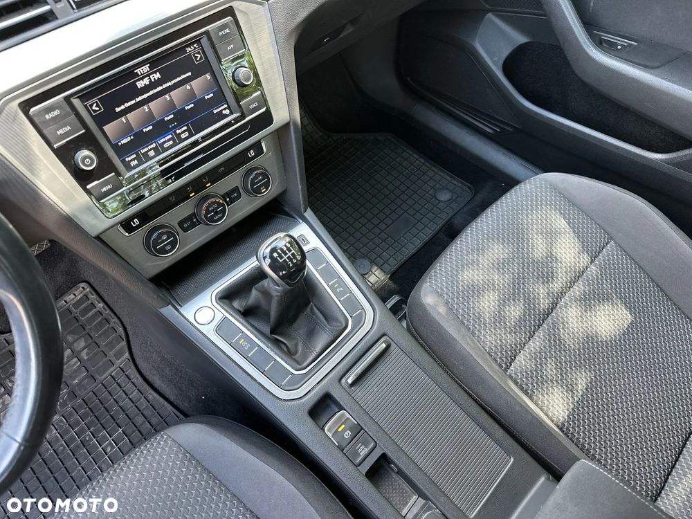 Volkswagen Passat 2.0 TDI EVO Essence - 16