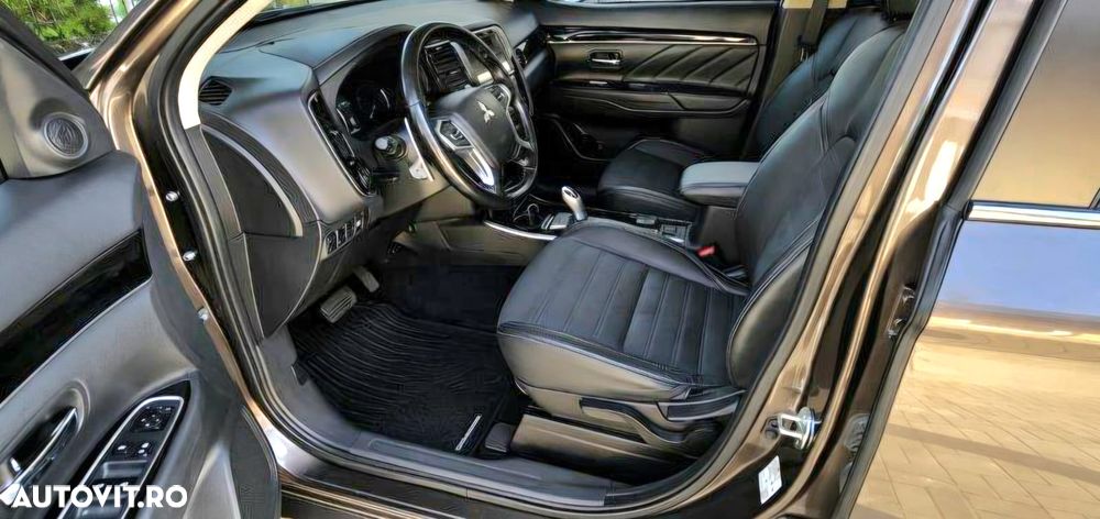 Mitsubishi Outlander - 5