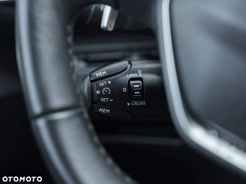 Peugeot 3008 1.6 THP Allure S&S EAT6 - 26